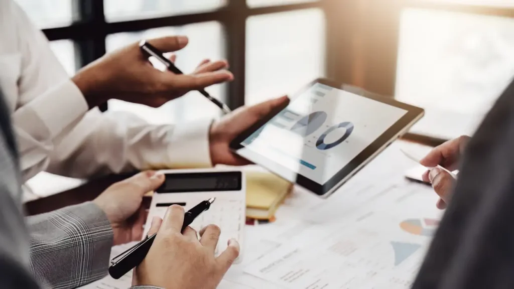 Content Marketing to Attract Informed Leads & Personalised Nurturing for Long-Term Investment Interest